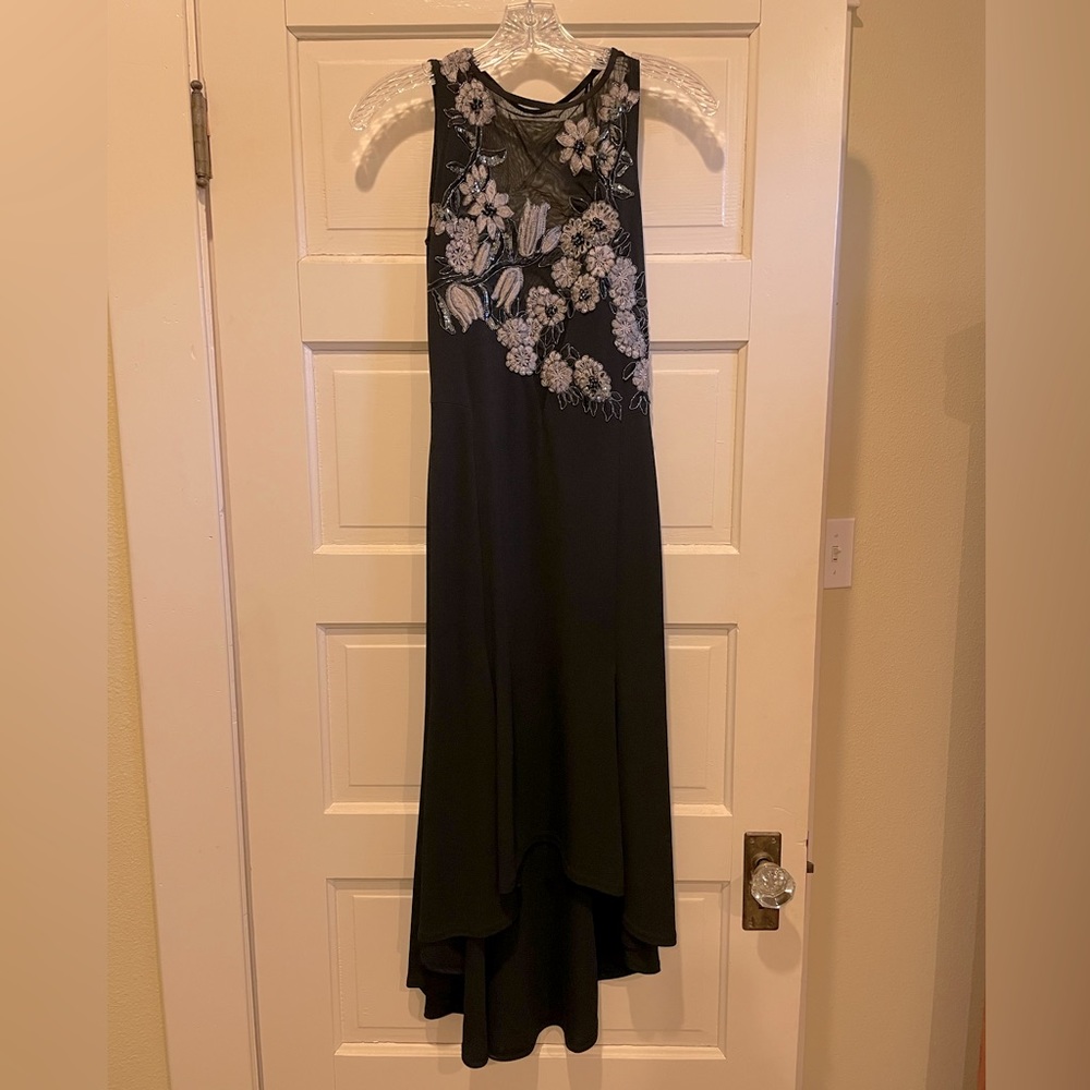 Beautiful Embroidered & Beaded Jessica McClintock dress